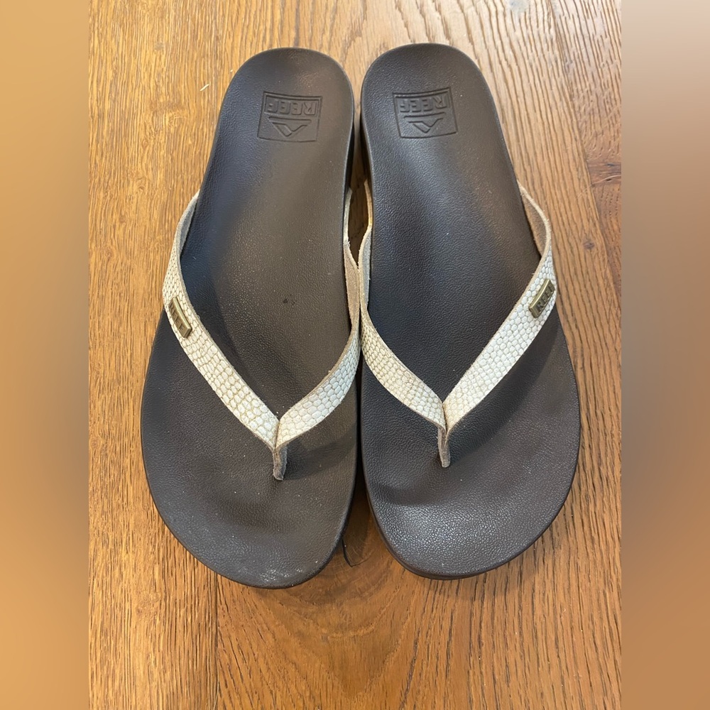 Reef Women's Sandals with White Snake-Texture Straps